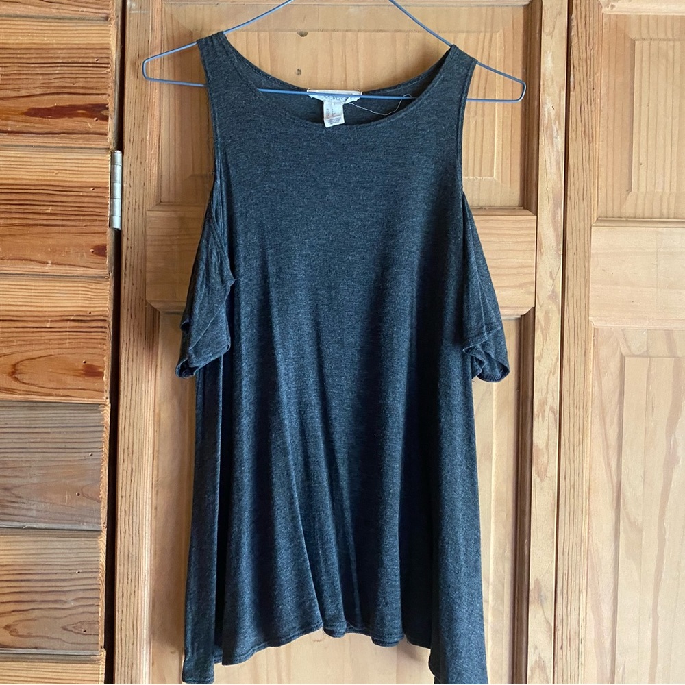 Forever 21 Shoulder Peep Top